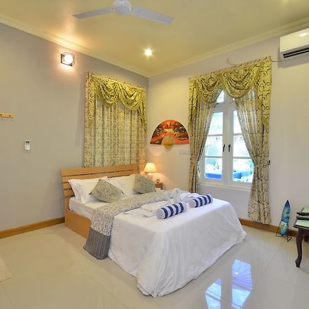Ukulhas Beach Inn Exterior foto