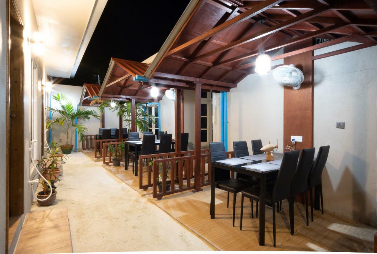 Ukulhas Beach Inn Exterior foto