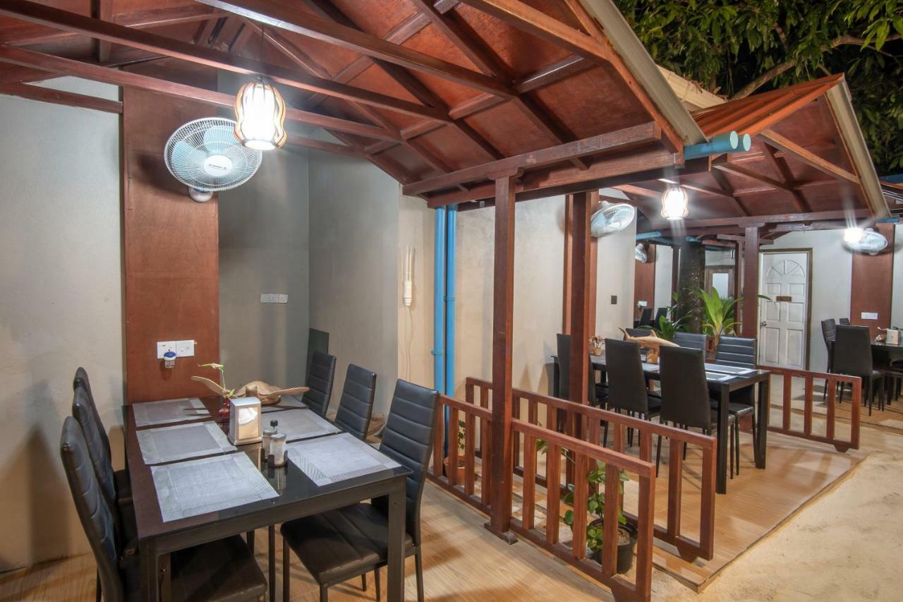 Ukulhas Beach Inn Exterior foto
