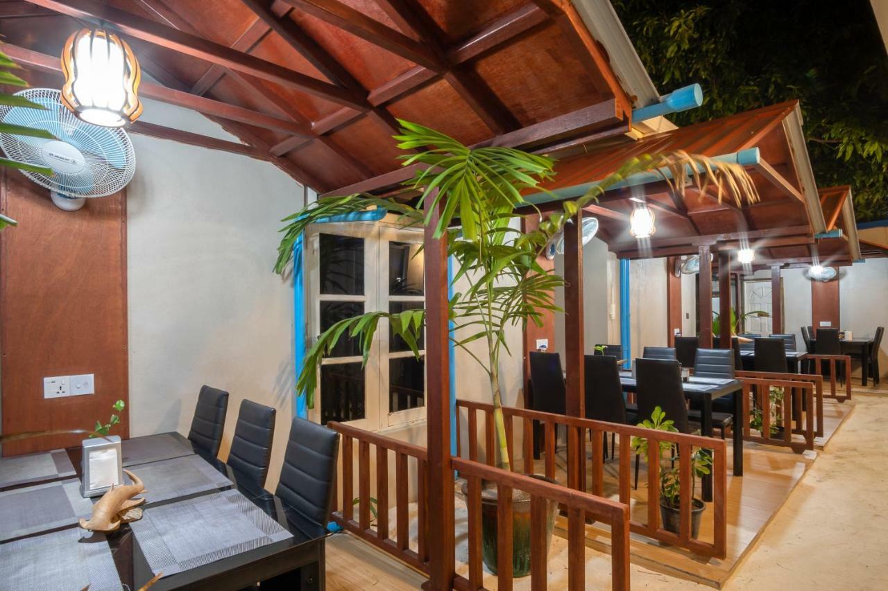 Ukulhas Beach Inn Exterior foto